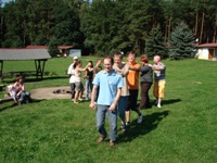 >Machet (Eisen-)Bahn!< [loosening-up exercise]<